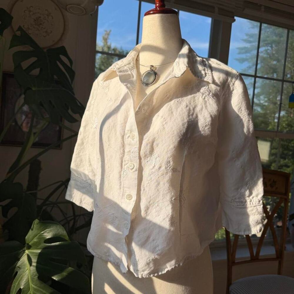 White Linen Embroidered Floral Button Up Blouse 14P